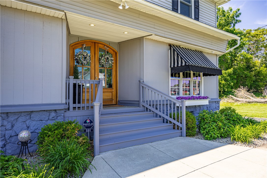 581 Whitney Road W