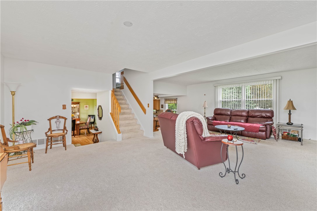 60 Flynnwood Drive, Greece, New York image 8