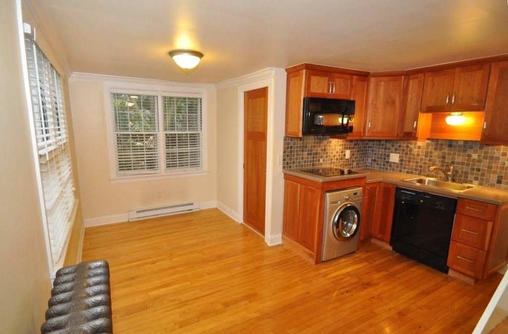 Photo of 37 Perrin Apt #4 Street, Perinton, NY 14450 (MLS # R1665498)