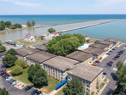 Condo For Sale - 805 Westage At The Harbor Hbr<br/> Irondequoit, NY 14617
