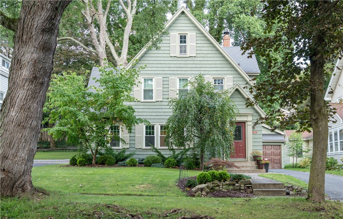 32 Castlebar Rd