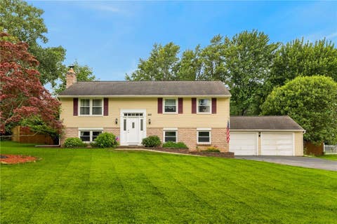 Homes For Sale - 60 Barnfield Road<br/> Henrietta, NY 14534