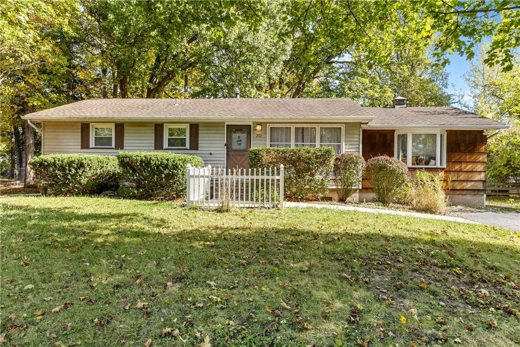 Photo of 271 Crockett Drive, Henrietta, NY 14623 (MLS # R1644241)
