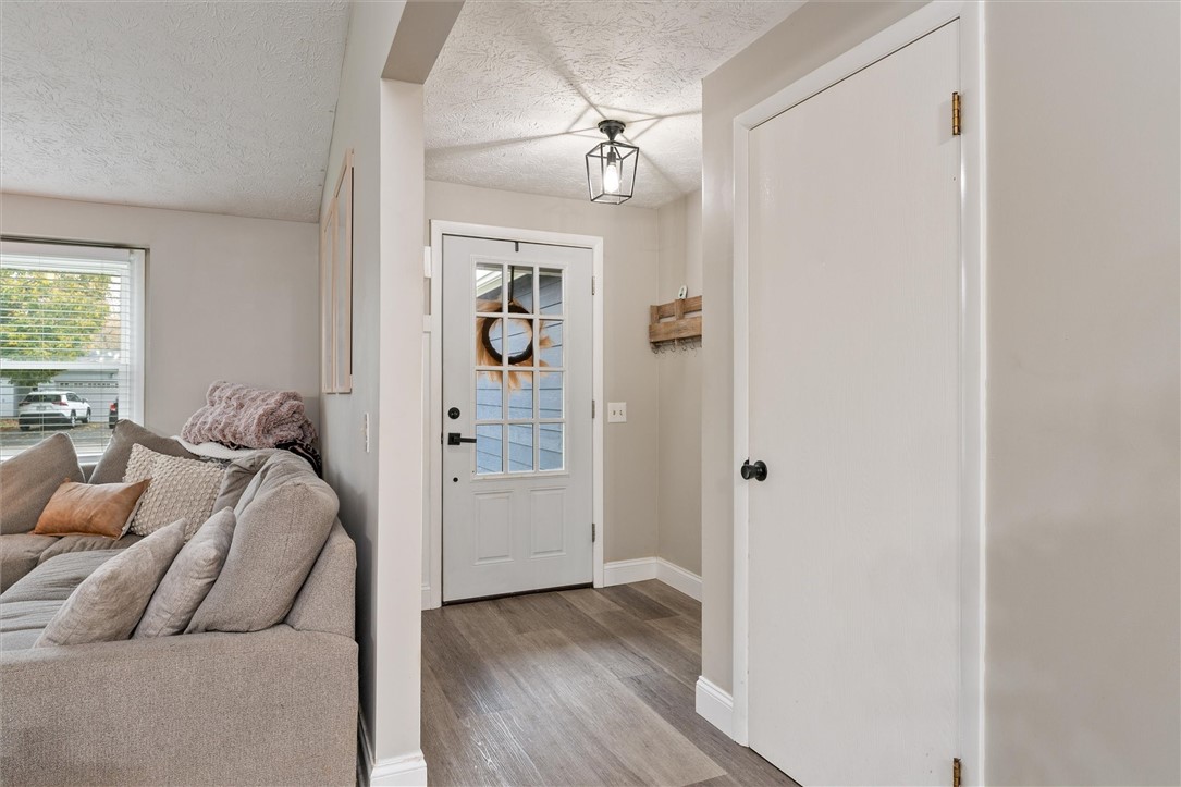 Rochester, Ny Homes For Sale 3 34 lone oak circle