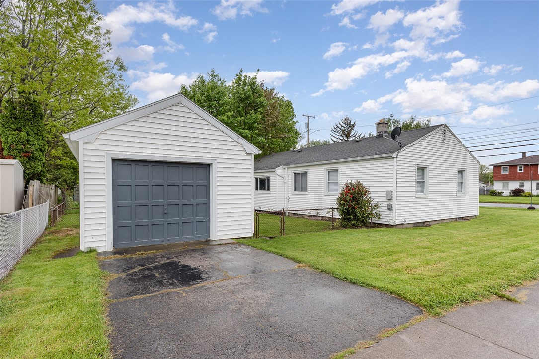 1900 N Goodman Street, Irondequoit, New York image 24