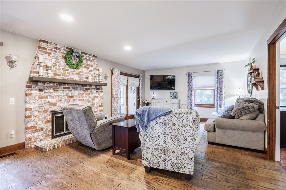 75 Pinebrook Drive, Greece, New York image 5