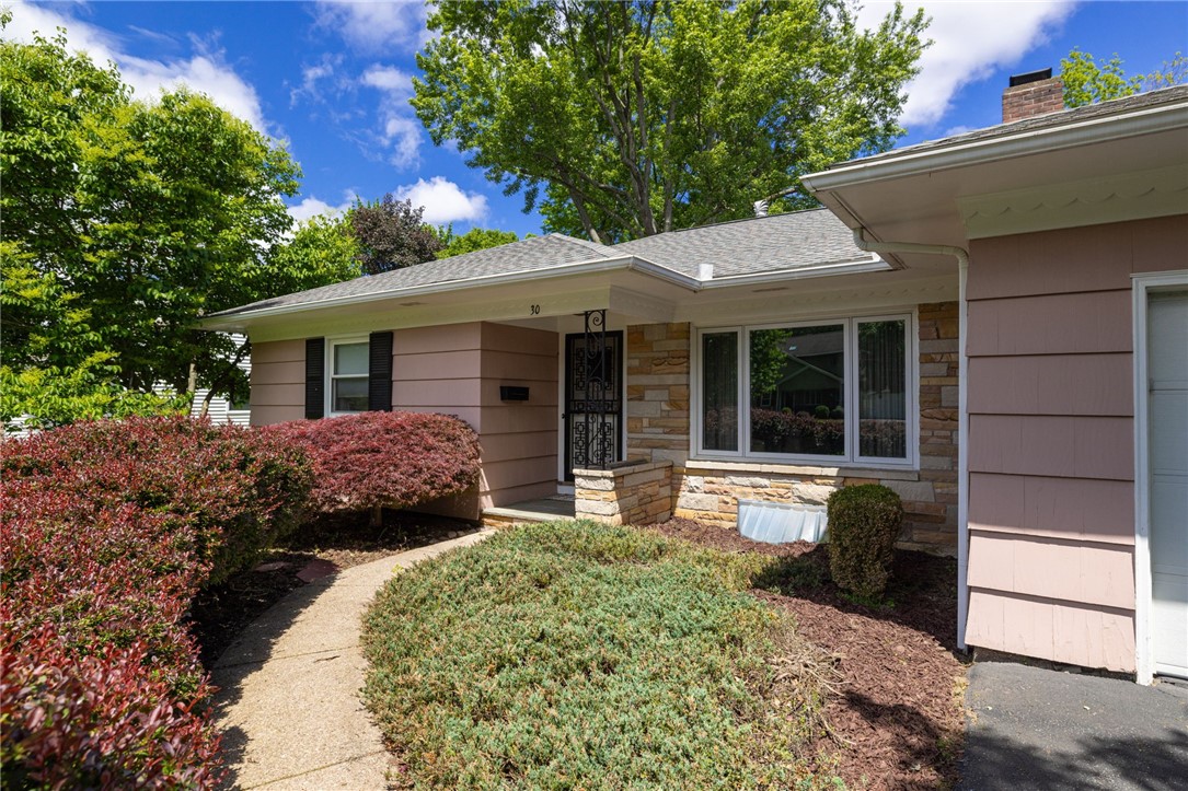 30 Danbury Circle N