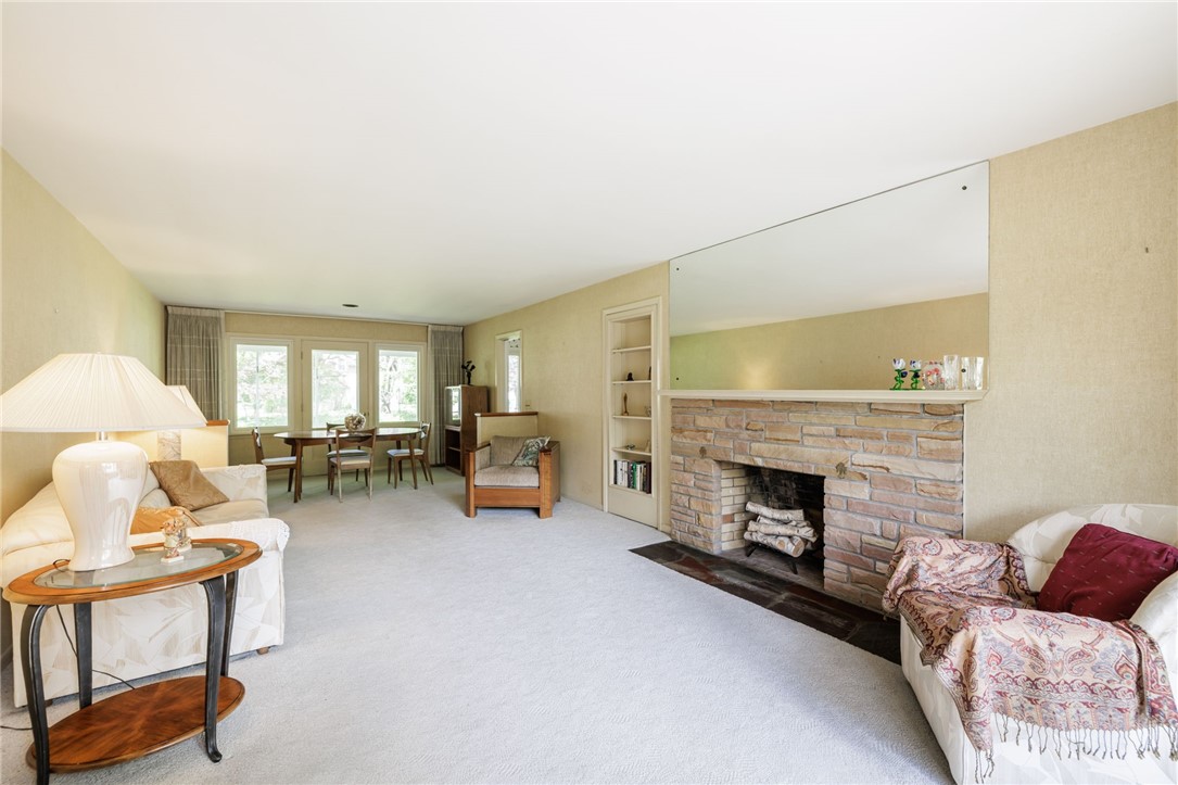 30 Danbury Circle N