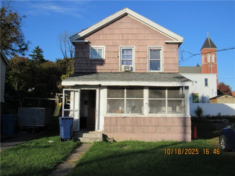Homes For Sale - 86 Water Street<br/> Lyons, NY 14489