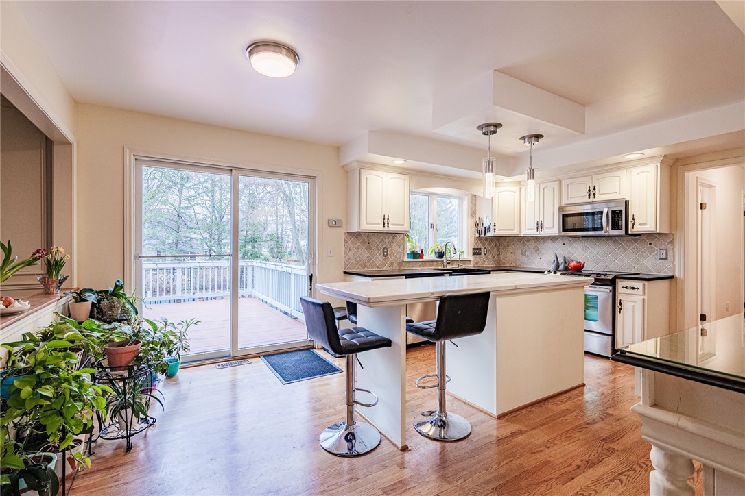 32 Scarborough Park, Penfield, New York image 17