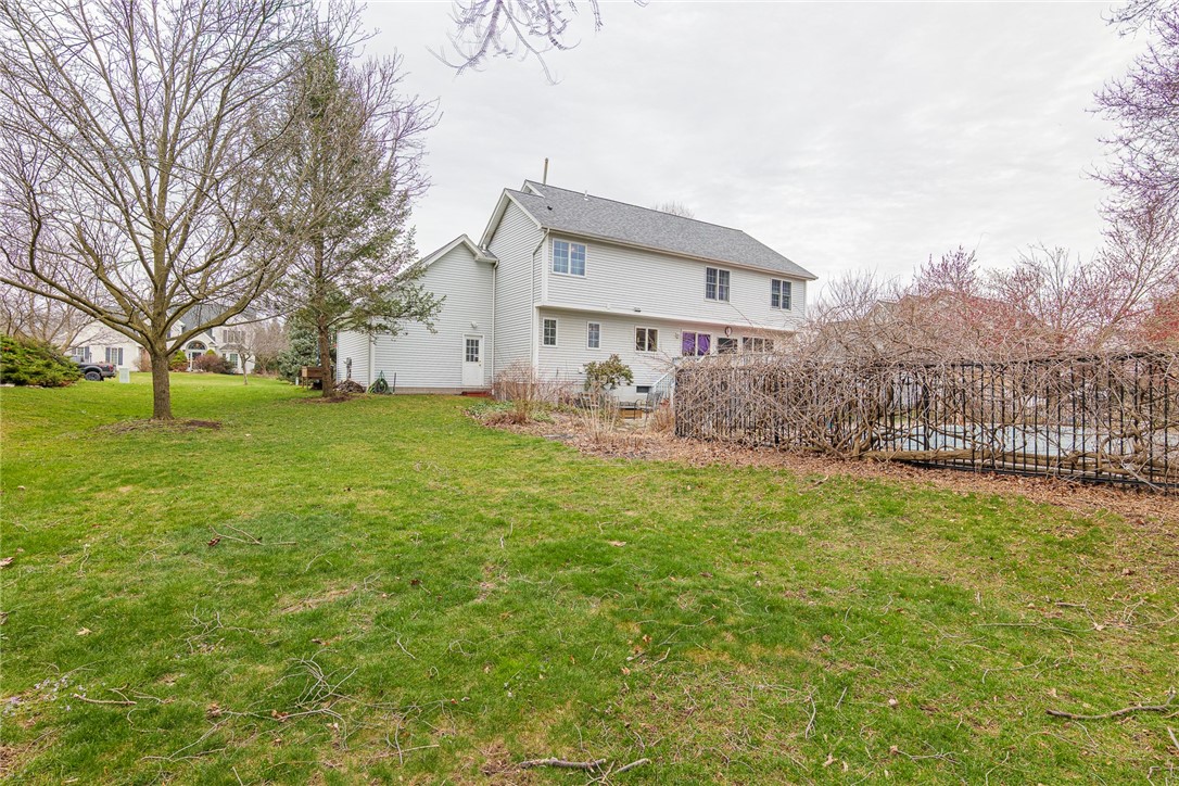 32 Scarborough Park, Penfield, New York image 5