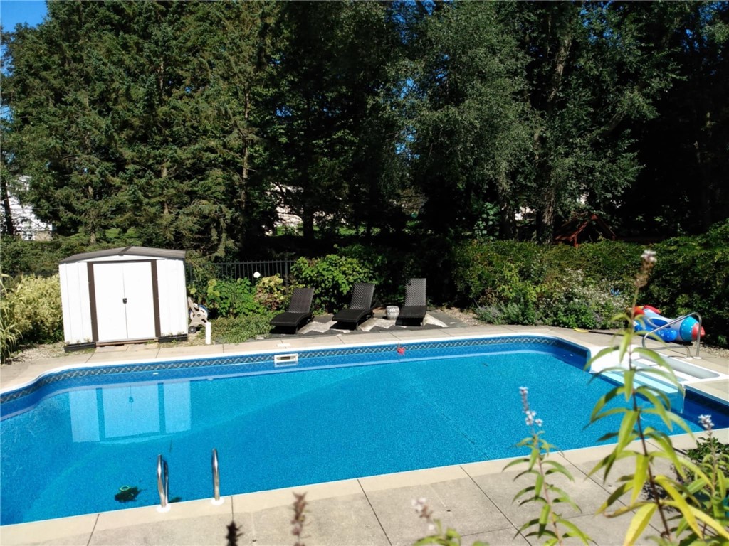 32 Scarborough Park, Penfield, New York image 48