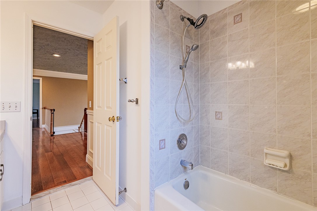 32 Scarborough Park, Penfield, New York image 42