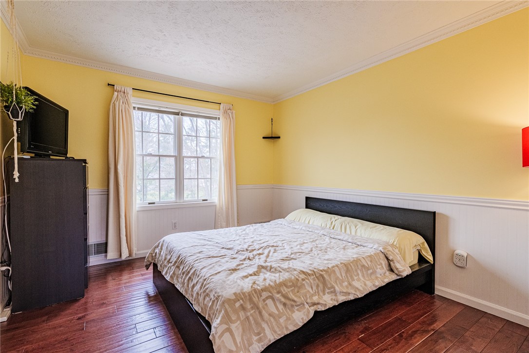 32 Scarborough Park, Penfield, New York image 38