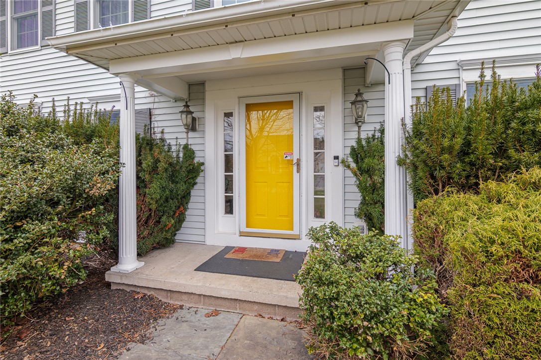 32 Scarborough Park, Penfield, New York image 3