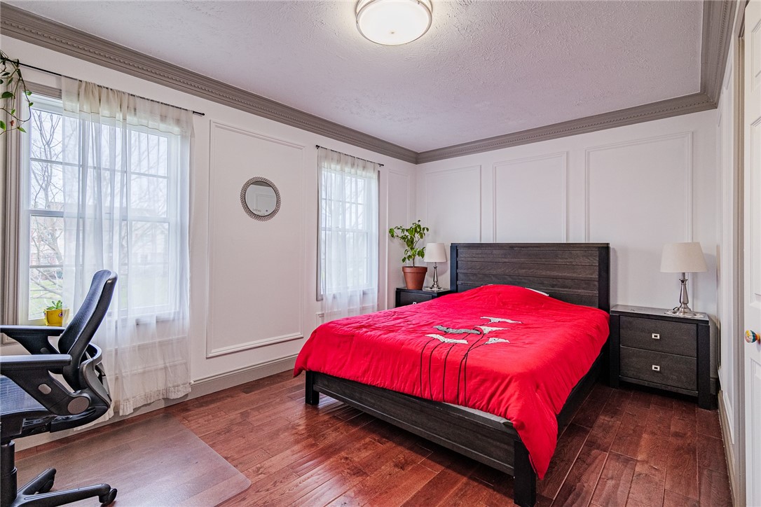 32 Scarborough Park, Penfield, New York image 37