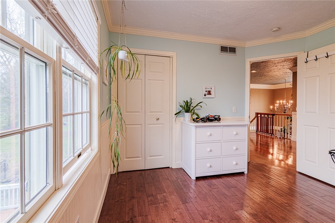 32 Scarborough Park, Penfield, New York image 40