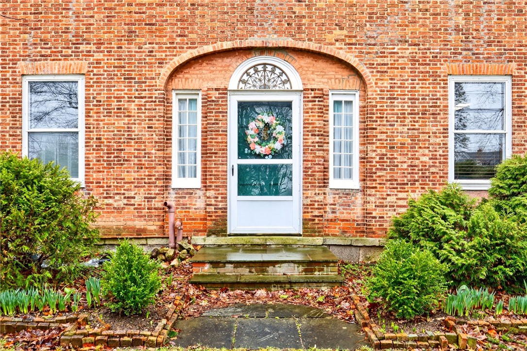 9111 State Route 5 And 20