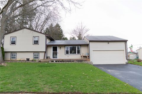 Homes For Sale - 15 Virginia Manor Road<br/> Monroe County, Gates, NY 14606