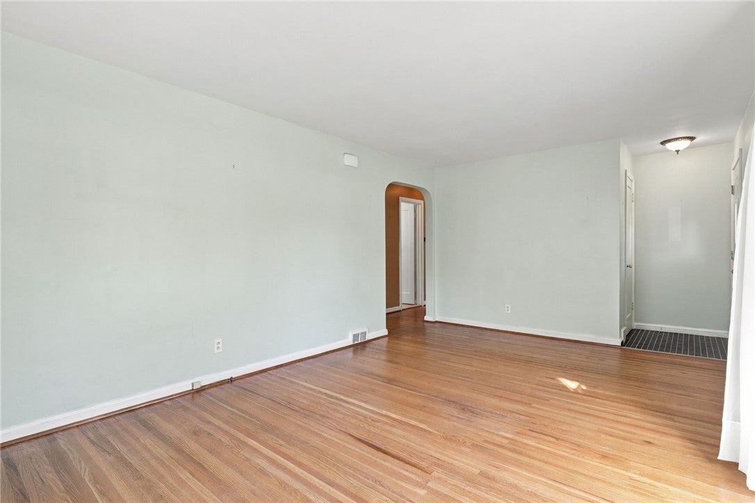 325 Brandon Rd