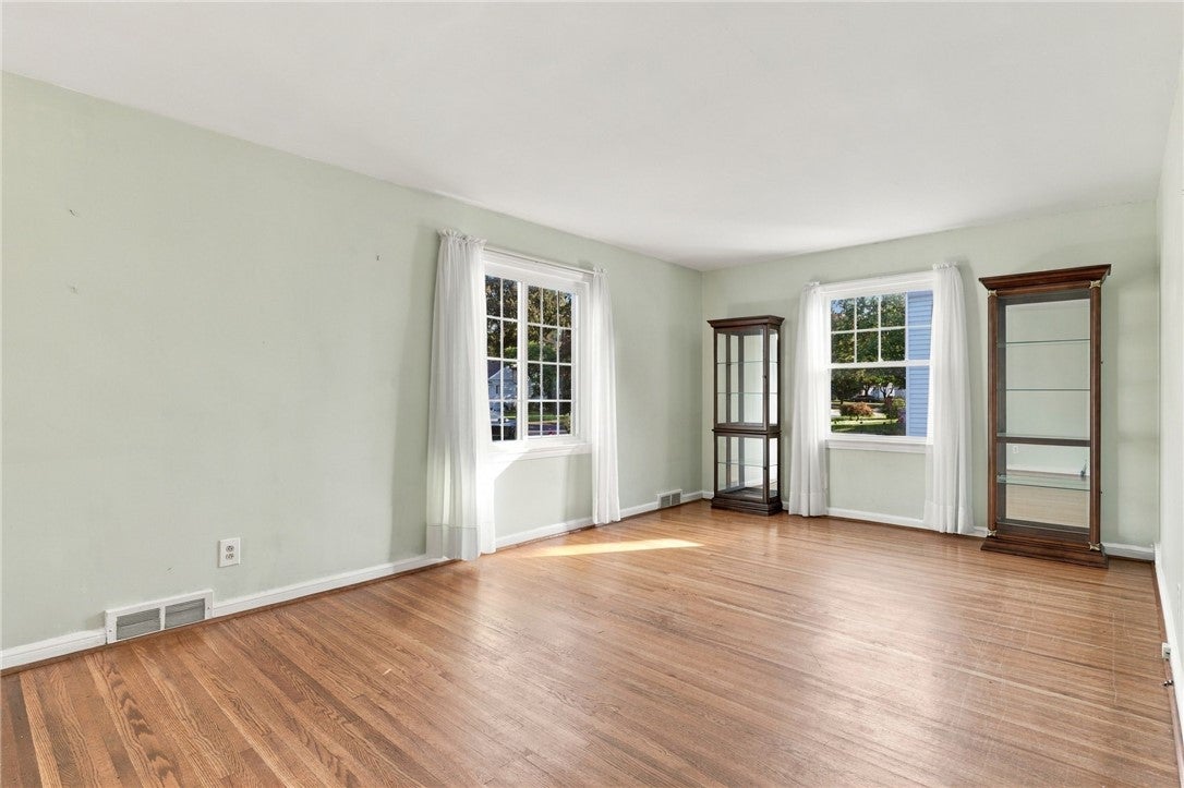 325 Brandon Rd