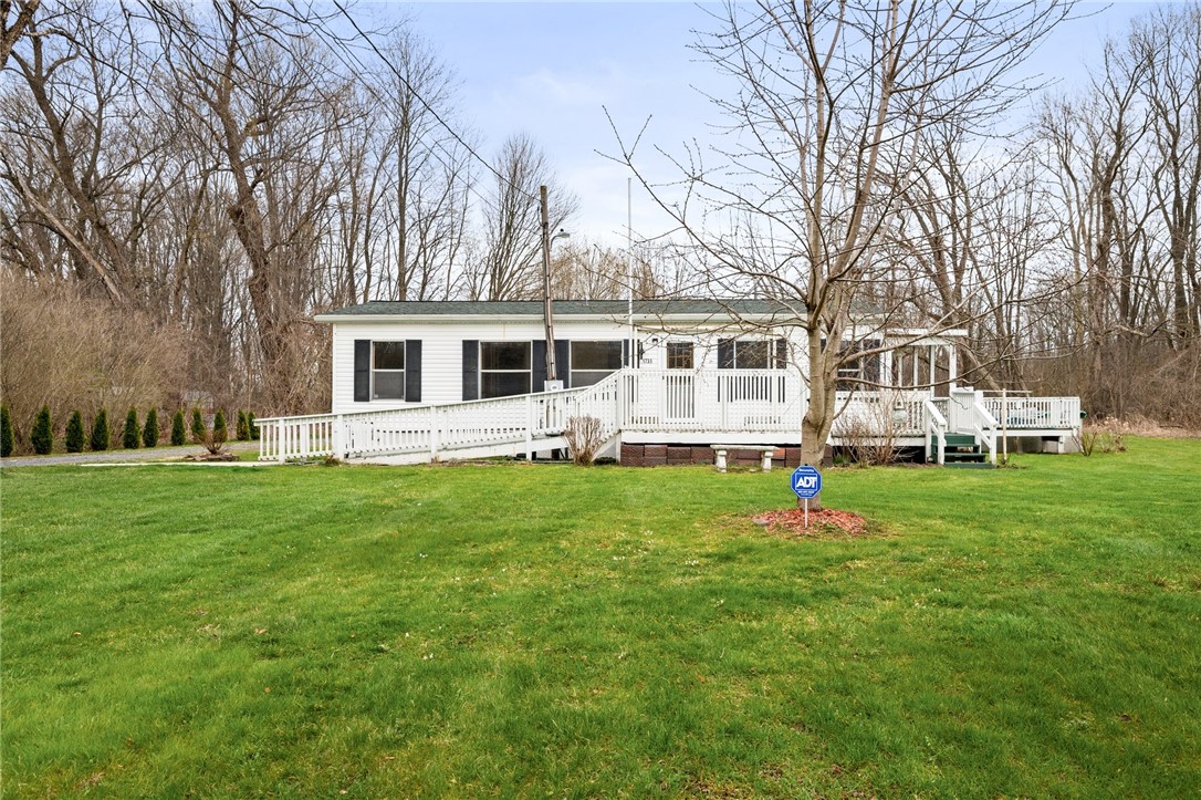 1731 Pioneer Road, Manchester, New York image 3