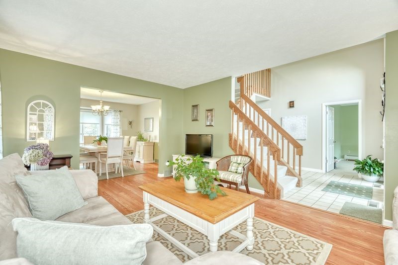 15 Corral Drive