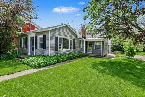 Homes For Sale - 10 Montezuma Street<br/> Lyons, NY 14489
