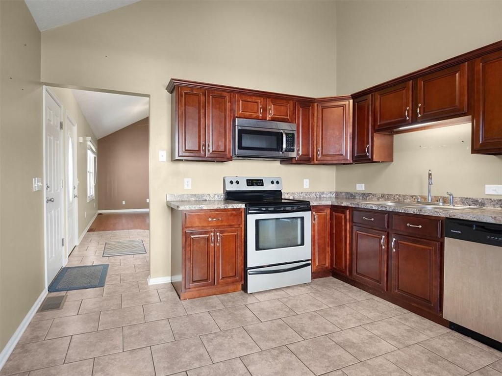 131 Grangerford Hts Hts, Henrietta, New York image 9