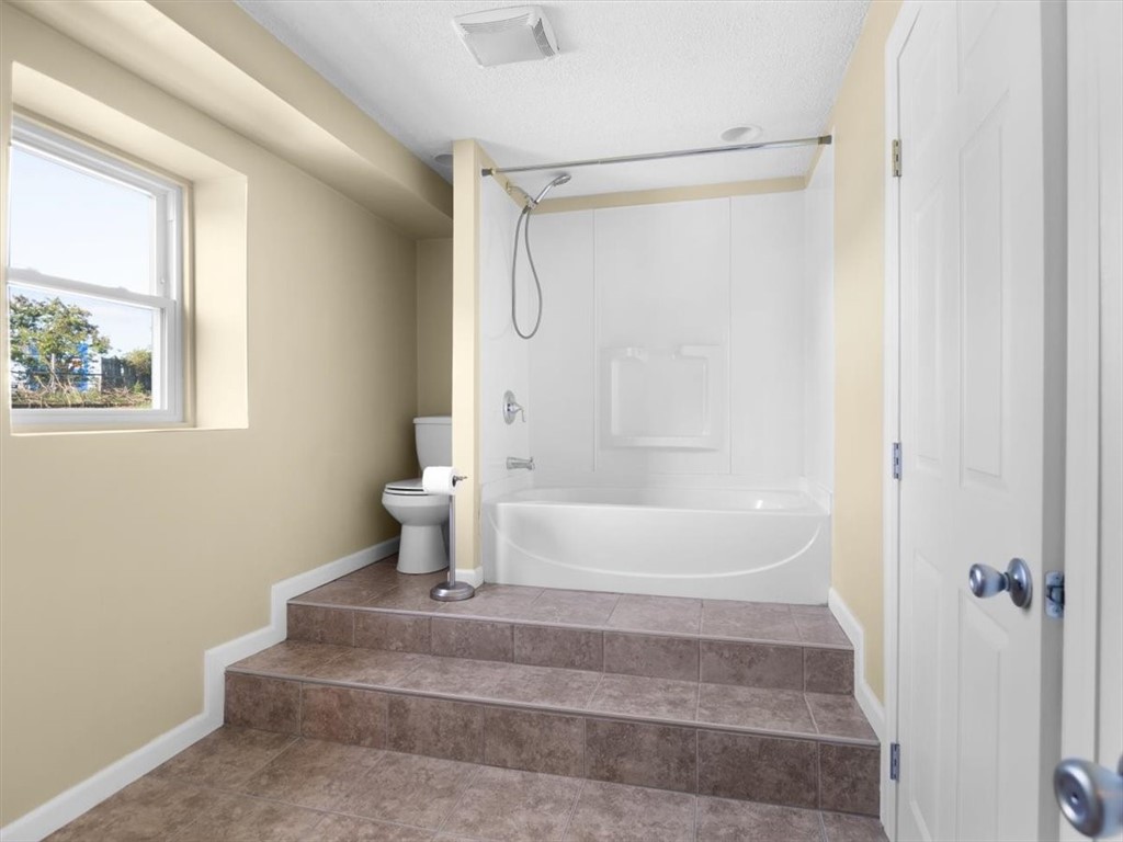 131 Grangerford Hts Hts, Henrietta, New York image 25