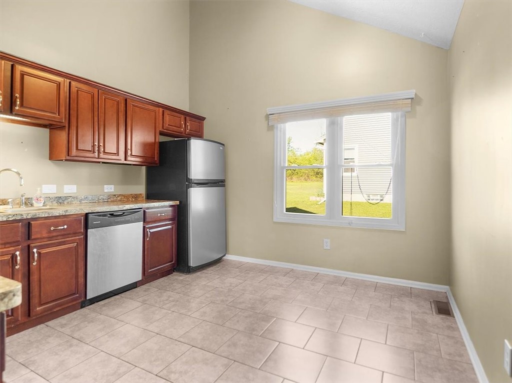131 Grangerford Hts Hts, Henrietta, New York image 6