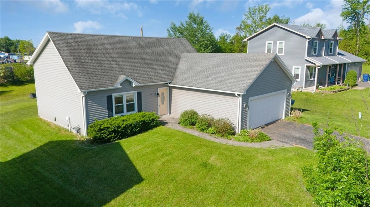 131 Grangerford Hts Hts, Henrietta, New York image 1