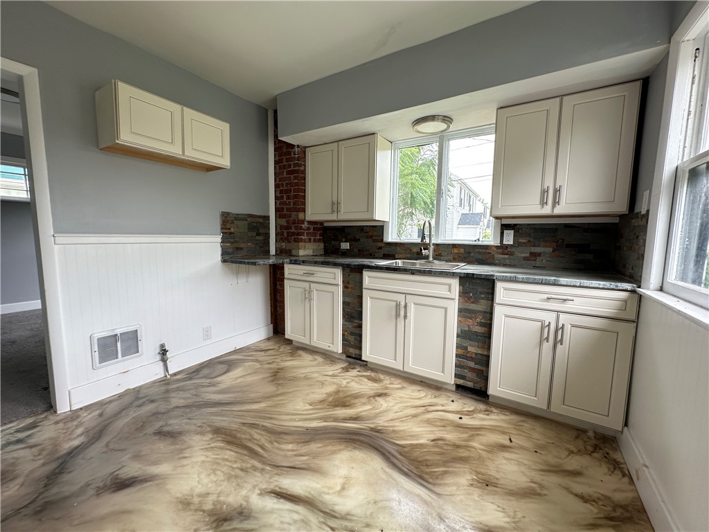 72 Charleston Avenue