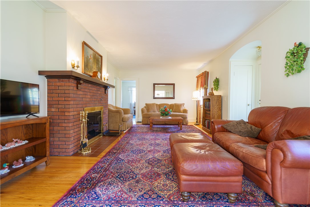 601 Lake Road, Webster, New York image 9