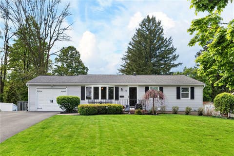 Homes For Sale - 11 Aldrich Drive<br/> Wayne County, Palmyra, NY 14522