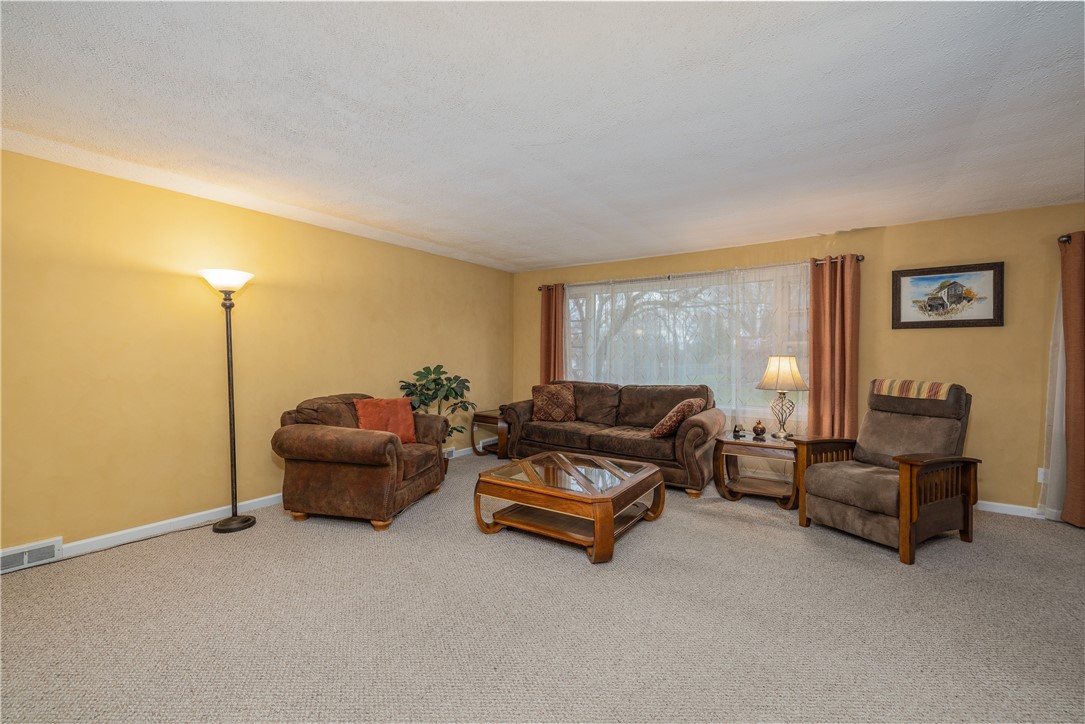 69 Highledge Drive, Penfield, New York image 17