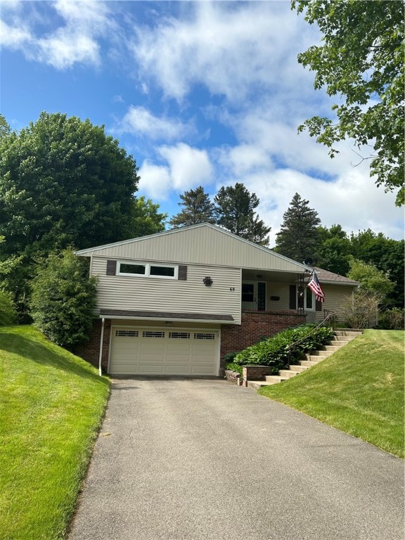 69 Highledge Drive, Penfield, New York image 1
