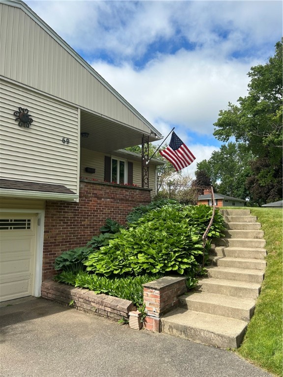 69 Highledge Drive, Penfield, New York image 2