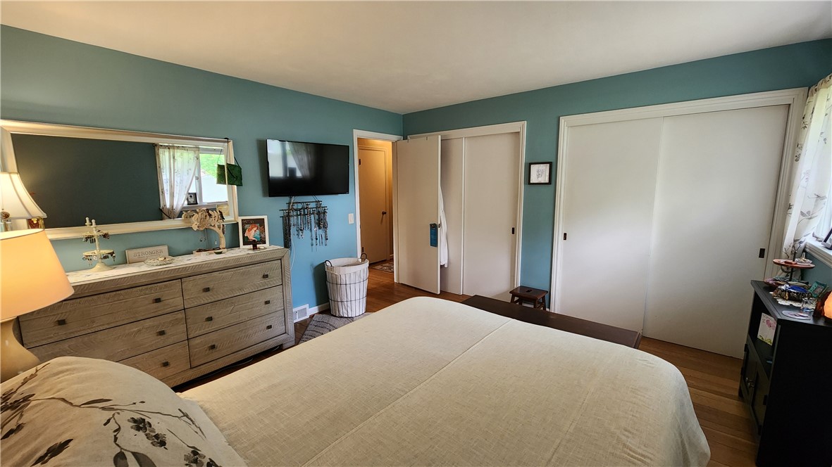 225 Brookview Drive, Irondequoit, New York image 17