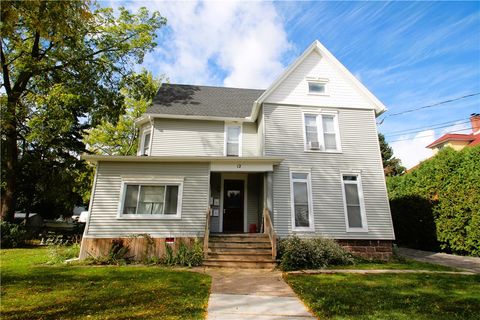 Photo of 12 North Main Street St, Murray, NY 14470 (MLS # R1658690)