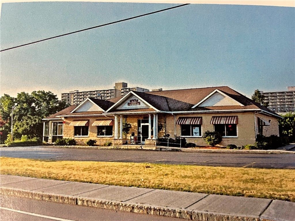 Photo of 555 E Ridge Road, Irondequoit, NY 14621 (MLS # R1650881)