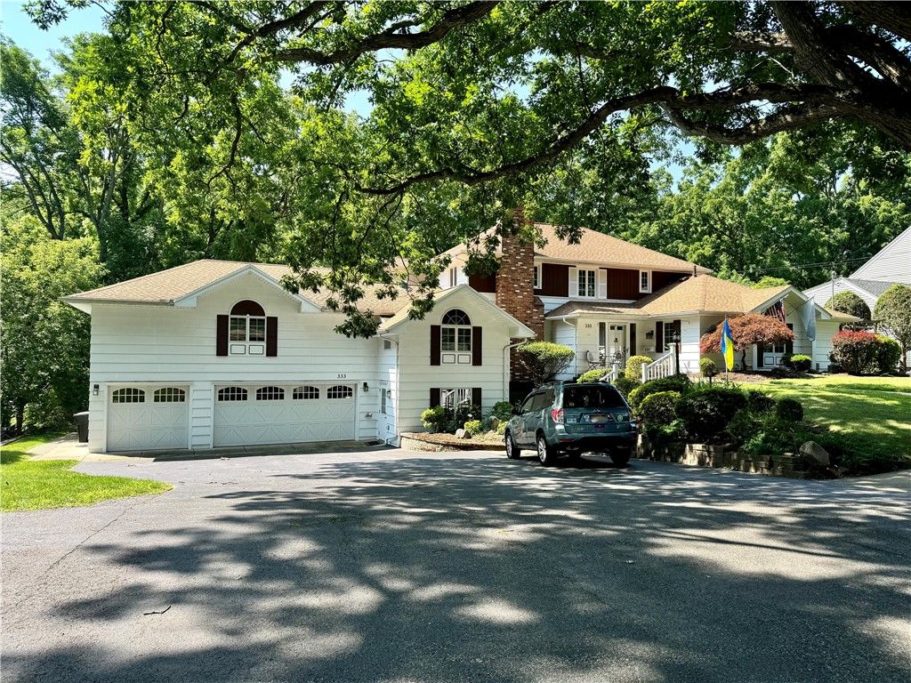 Photo of 333 Colebrook Drive, Irondequoit, NY 14617 (MLS # R1656590)