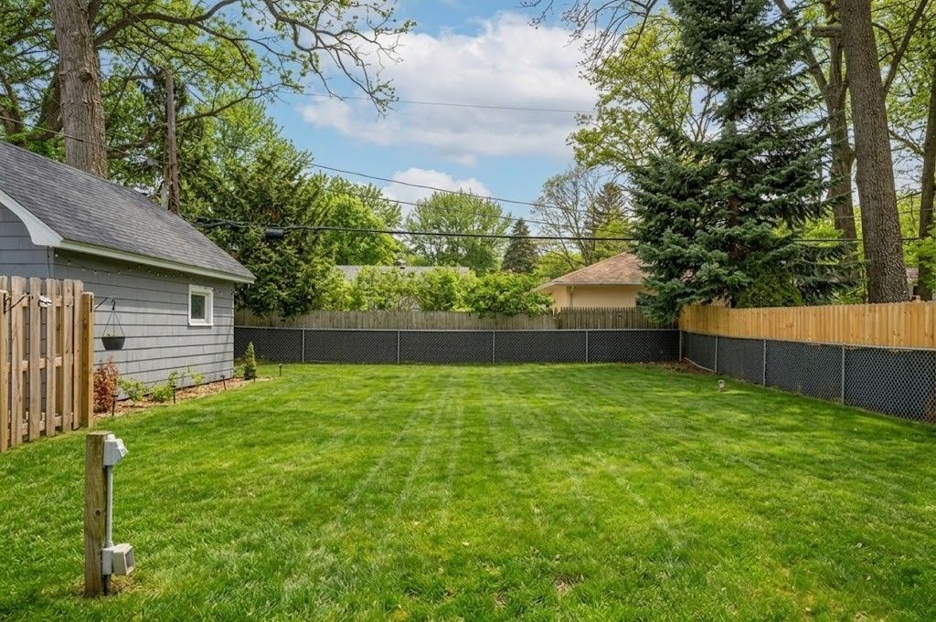 Photo of 29 W Boulevard Parkway, Rochester, NY 14612 (MLS # R1678309)