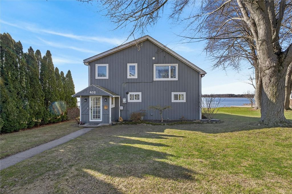 Photo of 402 South Drive, Greece, NY 14612 (MLS # R1668980)