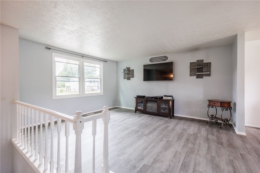 Search Properties 2 100 close hollow dr drive