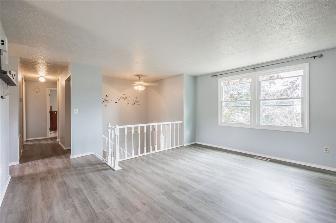Search Properties 4 100 close hollow dr drive