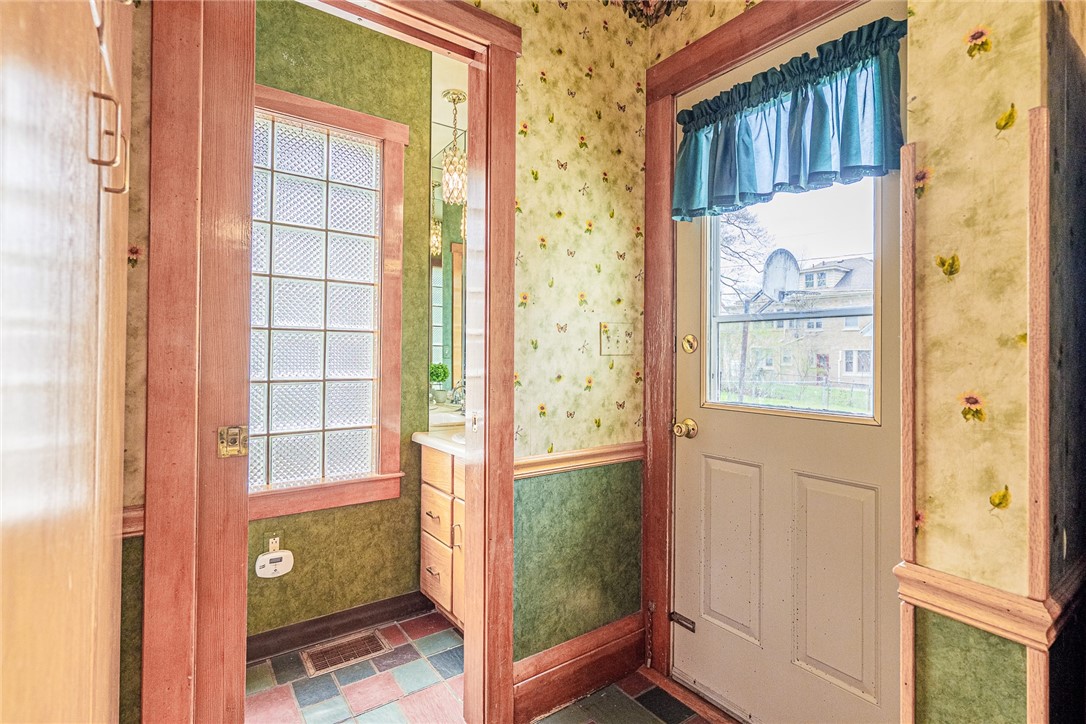 295 Yarmouth Road, Rochester, New York image 19