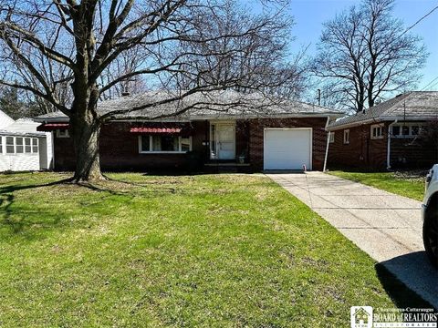 Homes For Sale - 45 Hillside Drive<br/> Amherst, NY 14221