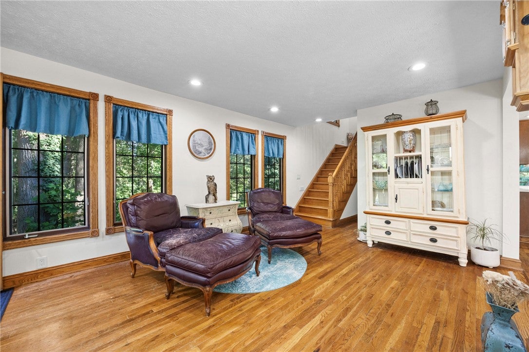 9 Viroqua Drive