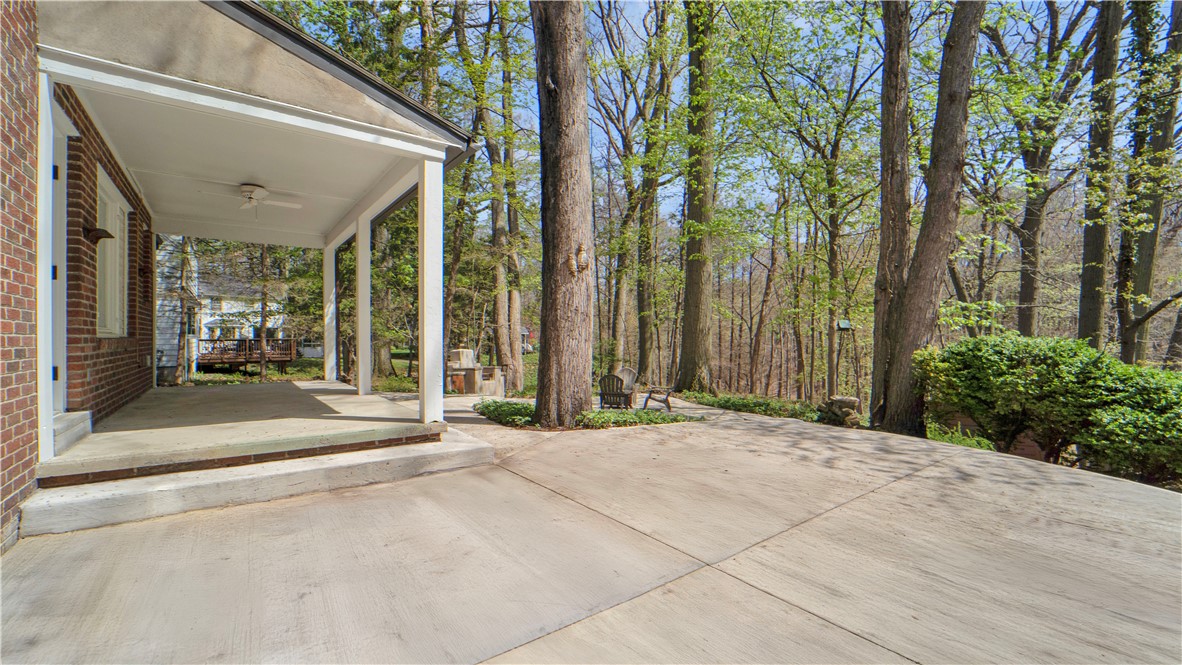 288 Oakridge Drive, Irondequoit, New York image 37